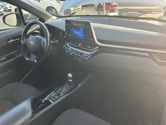 Toyota C-HR C-HR (X1,X5), SUV, 2016 1.8 16V Hybrid picture 16
