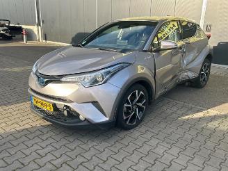 Toyota C-HR C-HR (X1,X5), SUV, 2016 1.8 16V Hybrid picture 9