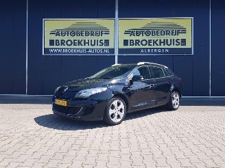 Vaurioauto  passenger cars Renault Mégane Estate 1.5 dCi Bose 2012/6