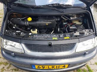 Renault Grand-espace 2.2 dCi Authentique picture 16