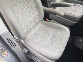 Volkswagen Transporter 2.0 TDI L2H1 DC Comfortline picture 18