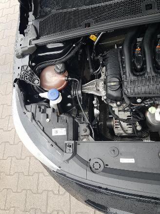 Opel Corsa 1.2 Edition picture 13
