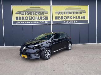 Vaurioauto  passenger cars Renault Clio 1.0 TCe Intens 2021/12