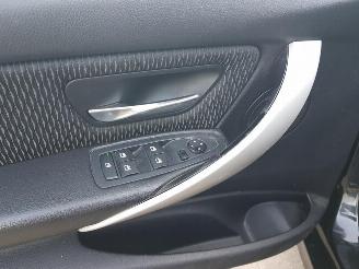 BMW 3-serie 320i Executive picture 26