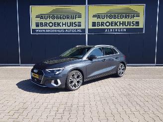 Damaged car Audi A3 Sportback 35 TFSI Business edition 2020/11