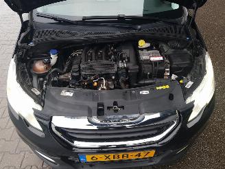Peugeot 2008 1.2 VTi Active Pack Premium Automatic picture 24