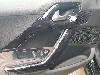 Peugeot 2008 1.2 VTi Active Pack Premium Automatic picture 20