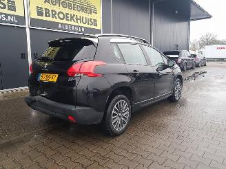 Peugeot 2008 1.2 VTi Active Pack Premium Automatic picture 8