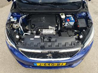 Peugeot 308 SW 1.2 PureTech Blue Lease Executive picture 30