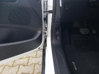 Peugeot 2008 1.2 PureTech Active picture 10