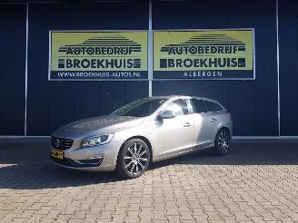 skadebil auto Volvo V-60 2.4 D6 AWD Plug-In Hybrid Summum 2013/12
