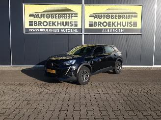 Vaurioauto  passenger cars Peugeot 2008 1.2 PureTech Active Pack 2023/2