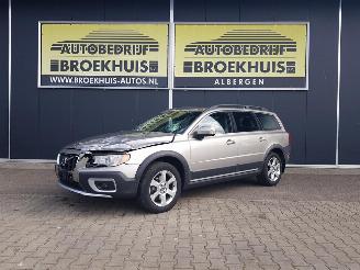 damaged passenger cars Volvo Xc-70 2.4 D5 Summum 2010/6