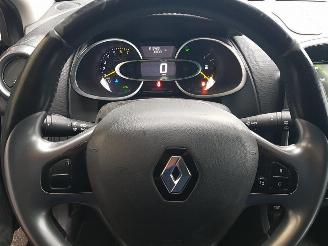 Renault Clio Estate 0.9 TCe Limited picture 17
