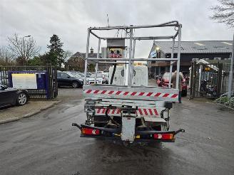 Nissan NT400 2.5 DCI Hoogwerker picture 7