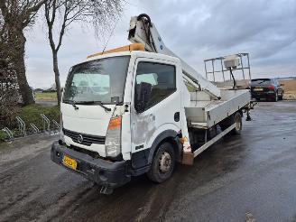 Nissan NT400 2.5 DCI Hoogwerker picture 3