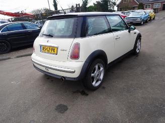 Autoverwertung Mini Cooper 1.6 16v 2003/6
