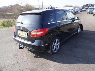 demontáž osobní automobily Mercedes B-klasse 180 2012/6