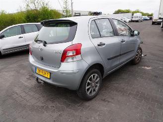 demontáž osobní automobily Toyota Yaris 1.3 16v 2011/6