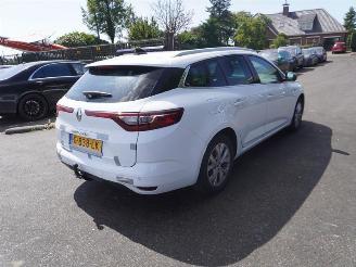 krockskadad bil auto Renault Mégane Estate 1.3 TCe 115 2019/11