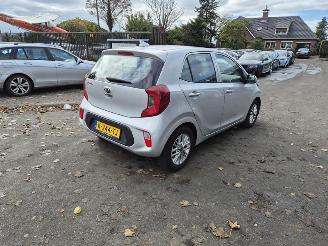Voiture accidenté Kia Picanto 1.0 12V 2021/3