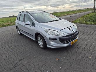 Peugeot 308 SW 1.6 VTi picture 4