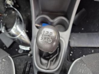 Peugeot 107 1.0 12v picture 7