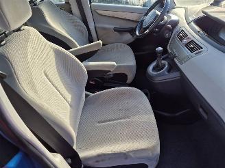 Citroën C4 PICASSO 1.8 16v picture 11