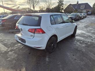 uszkodzony samochody osobowe Volkswagen Golf 1.2 TSi 2014/5