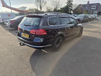 uszkodzony samochody osobowe Volkswagen Passat Variant 1.4 TSi 2014/1