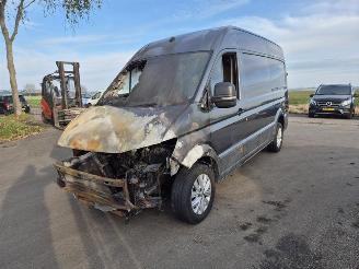 Volkswagen Crafter 2.0 tdI picture 3