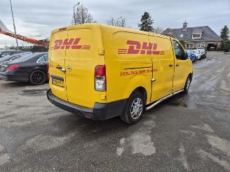skadebil bedrijf Opel Vivaro 2.0 D 2021/11