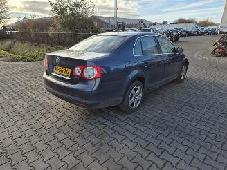 Vrakbiler auto Volkswagen Jetta 2.0 FSi 2006/1