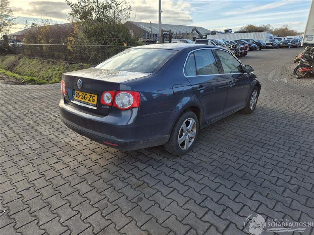 Volkswagen Jetta 2.0 FSi