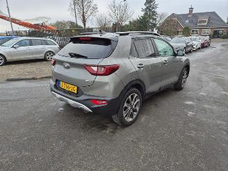 krockskadad bil auto Kia Stonic 1.0i-T-GDi 2020/8
