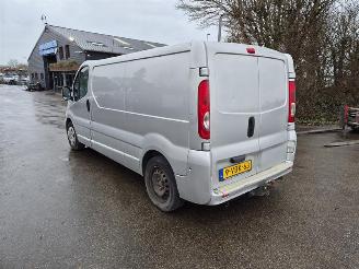 Renault Trafic 2.5 dCi picture 2