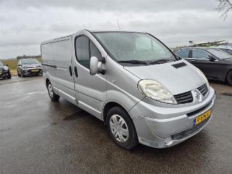 Renault Trafic 2.5 dCi picture 4