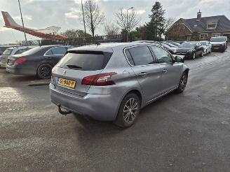 Schadeauto Peugeot 308 1.2 12v 2015/6