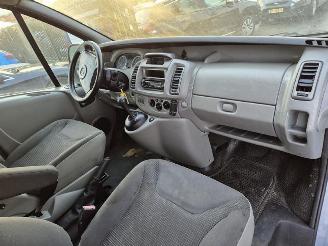 Opel Vivaro 2.5 CDTi DC picture 13