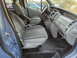 Opel Vivaro 2.5 CDTi DC picture 16