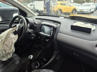 Peugeot 108 1.0 12v picture 5