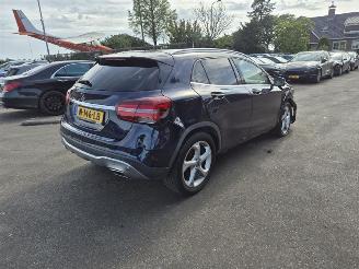 Vaurioauto  passenger cars Mercedes GLA 180 2017/8