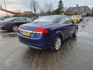 Schadeauto Ford Focus C+C 2.0 16v 2009/4