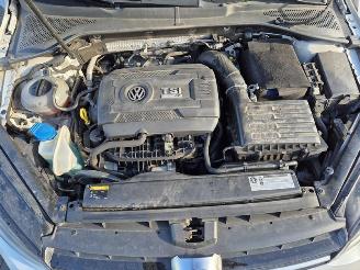 Volkswagen Golf 2.0R 4motion picture 7