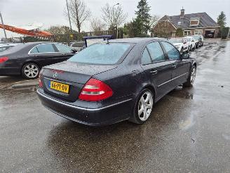 krockskadad bil auto Mercedes E-klasse E 240 2004/11