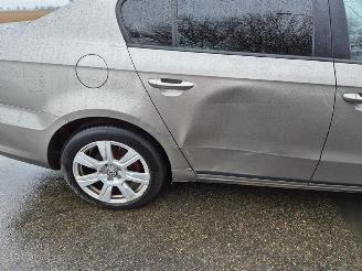 Volkswagen Passat 1.6 TDi picture 7