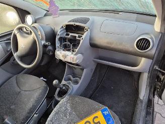 Peugeot 107 1.0 12v picture 5