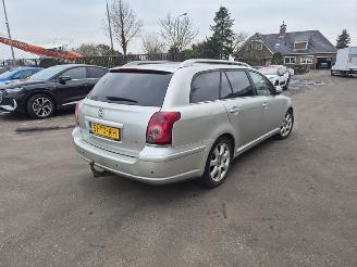 Schadeauto Toyota Avensis wagon  2.4 16v 2006/7