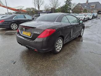 Damaged car Peugeot 308 CC 1.6 16v 2010/1