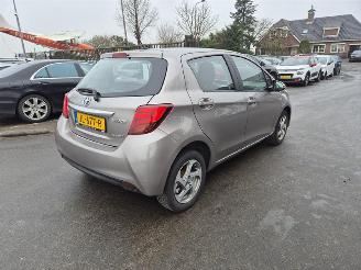 skadebil auto Toyota Yaris 1.5 Hybrid 2016/4